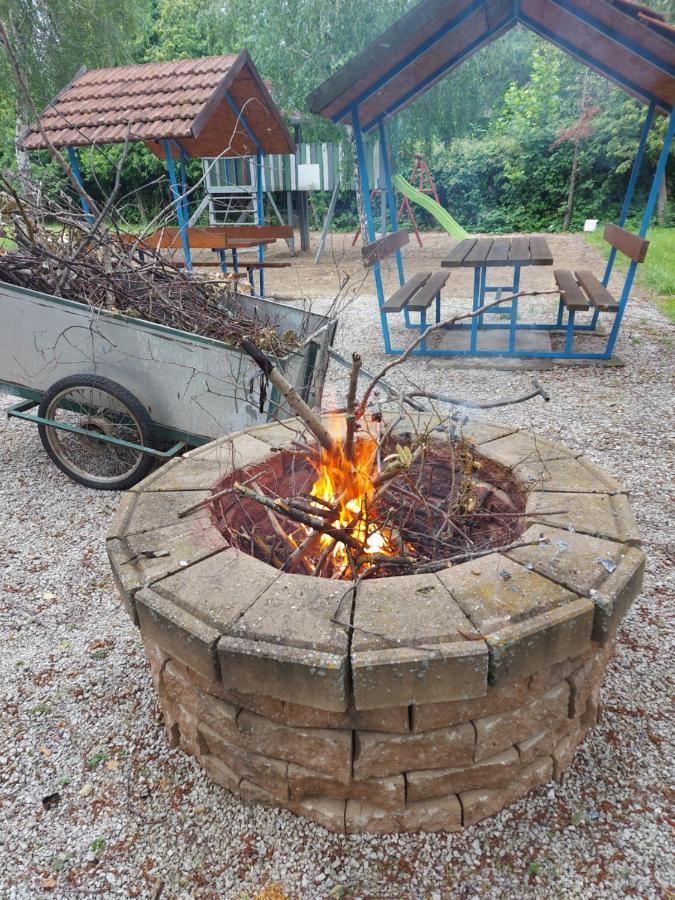 Tulipan Bungalow Camping Resort Gyenesdias Bagian luar foto