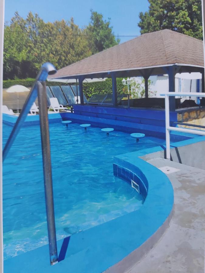 Tulipan Bungalow Camping Resort Gyenesdias Bagian luar foto